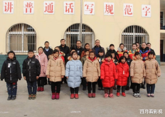 她可能不算是很贫困的人, 但真的完全比那些人, 需要奖学金