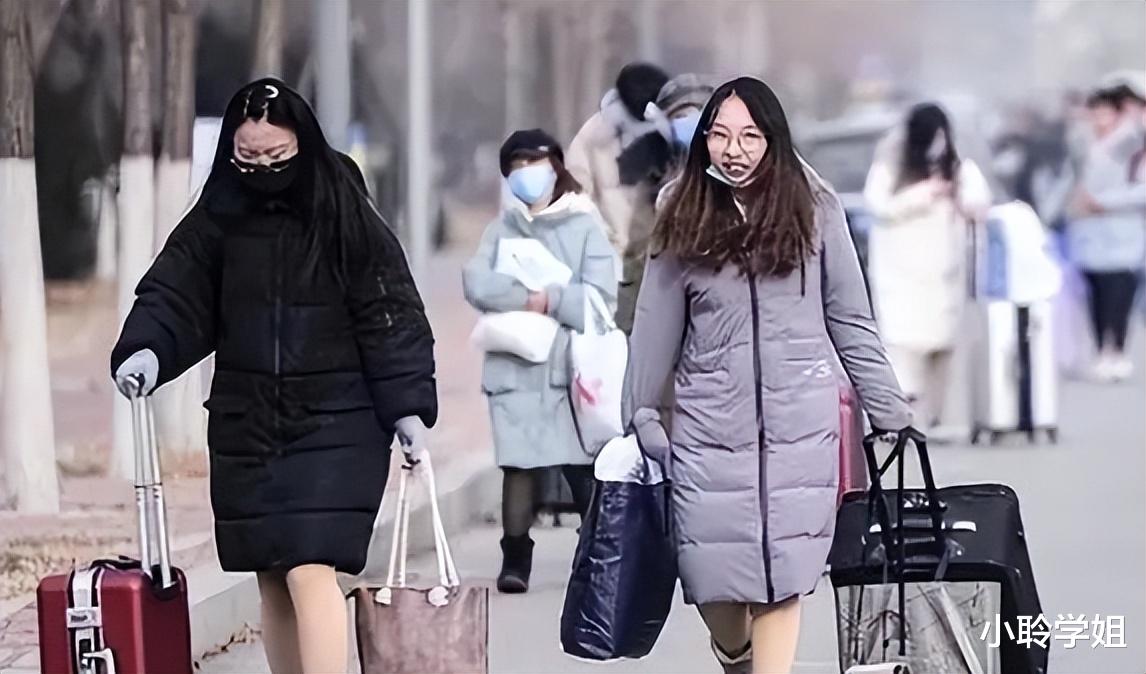 女大学生打响反击第一枪, 寒假闯入父母房叫床, 5: 40就做好早饭