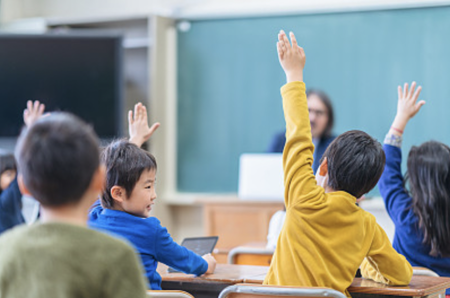 该重新审视中小学教师寒暑假值班制度丨时评