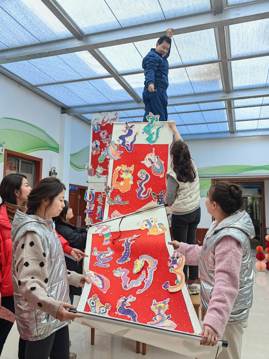 沪上中小幼老师设计龙元素为开学精心做准备, 校园年味浓浓, 将开启新学期