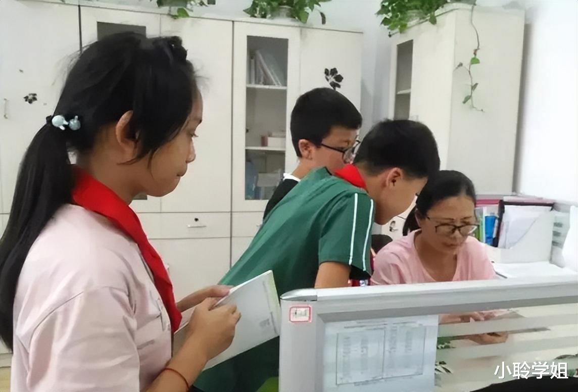 建议取消教师寒暑假和编制, 改成朝九晚五? 雷竞技raybet即时竞技平台
老师态度让人意外