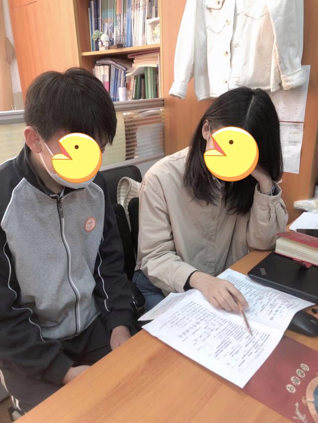 事件升级, 上海一女教师和16岁学生关系不当, 已被学校暂停教学