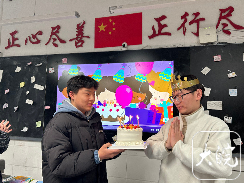 学生自发为班主任送生日祝福 老师: 感受双向奔赴的温暖