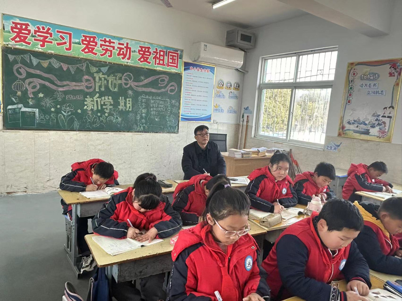 南阳市第42小学: 推门听课观常态 把脉课堂促成长