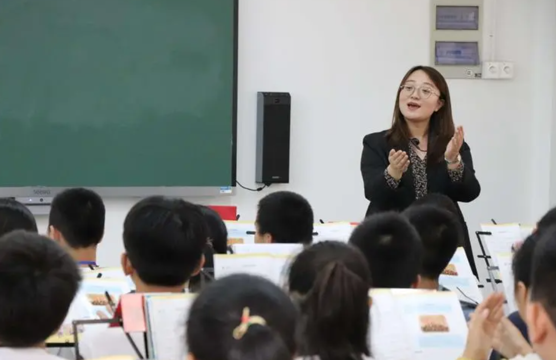 师生立下“君子之约”, 学生勤学苦读, 只为让老师兑现承诺?