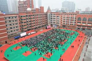武汉二中举办校园开放日, 近3000人探校, 学生最关注“全面发展”