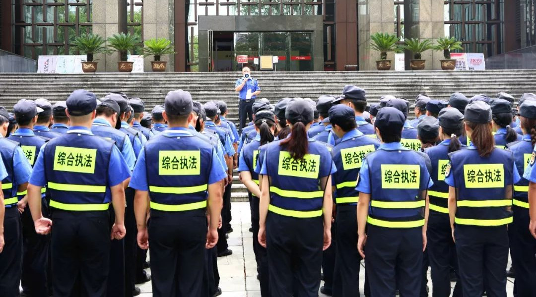 “过紧日子”建议: 机关编外人员全清退, 特殊单位可留用部分