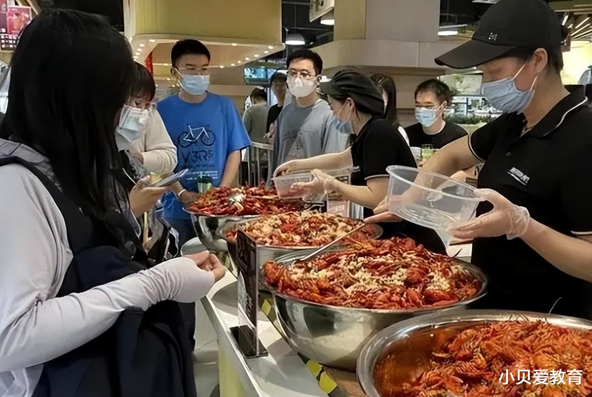 “甄嬛他爸都没受过这罪”, 在韩留学生晒食堂餐, 评论区太精彩