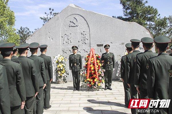 国防科大电子科学学院组织祭扫陈赓大将墓并举行毕业联考誓师大会