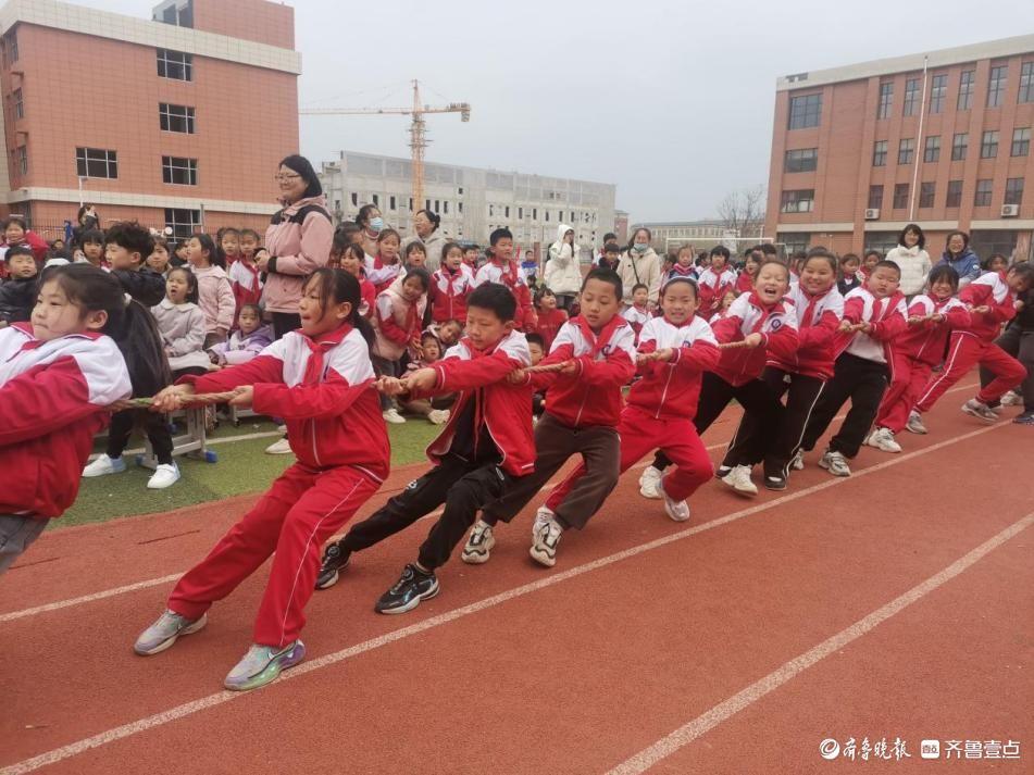 “同心聚力汇一绳 香江学子展风采”——香江小学举行拔河比赛