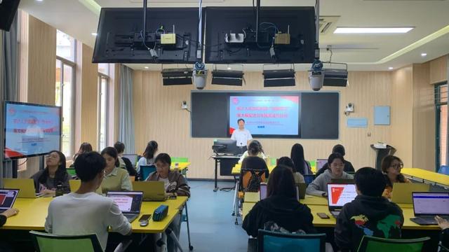 “课堂禁用电脑”, 别把大学生管成了中学生 | 新京报快评