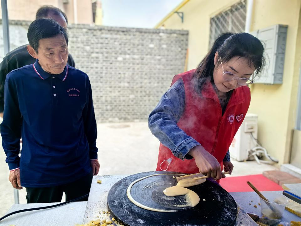 上高街道华新社区: 老年大学志愿服务项目开课啦!