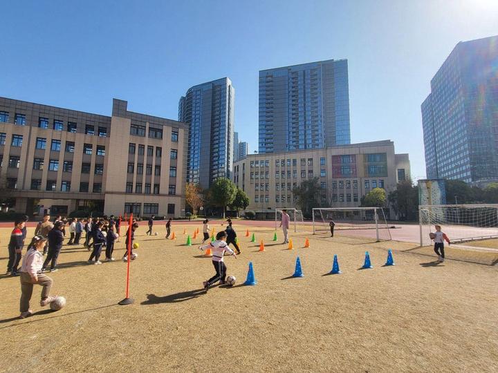 温州全市试点, 推行中小学每天一节体育课