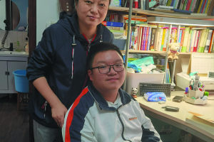 15岁“轮椅少年”在南外茁壮成长 未来想考大学, 读人工智能专业