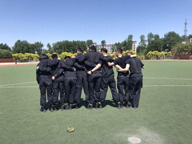 考不上本科警校, 专科警校还值得选择吗? 这些警校也能端上铁饭碗