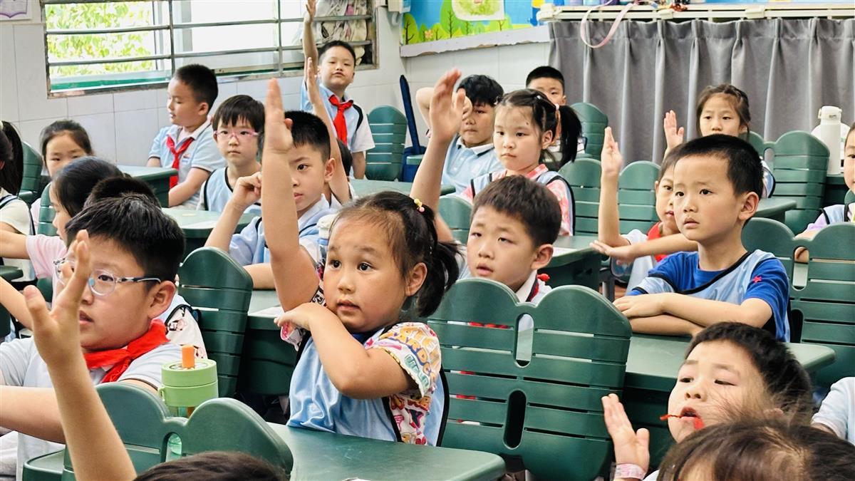 幼儿园把课堂搬到小学, 亲子同上一节课