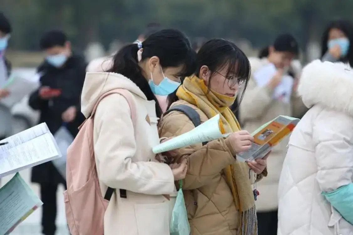 学硕地位“今非昔比”, 多所高校宣布停招学硕, 二战考生手足无措