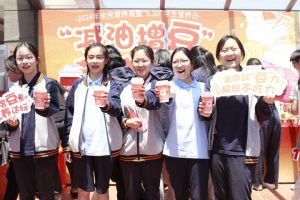 杭州这所学校学生每天喝奶量是全省高中生近四倍, 豆浆还是宇航员同款