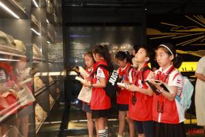 “致力于教育和研究”的国际博物馆日 这群小学生走进成都考古中心