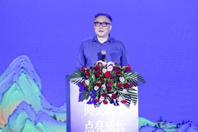 理论物理学家李淼: 科学素养的培养要从娃娃抓起