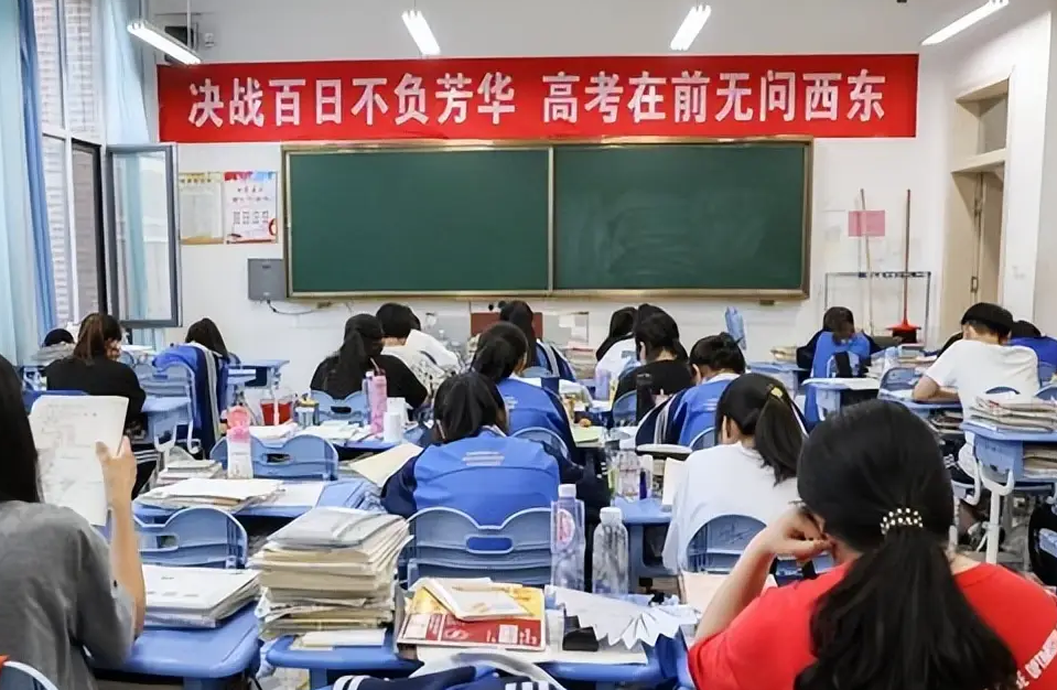 学生有没有“大学命”, 主要看这2科的成绩, 班主任的话一针见血