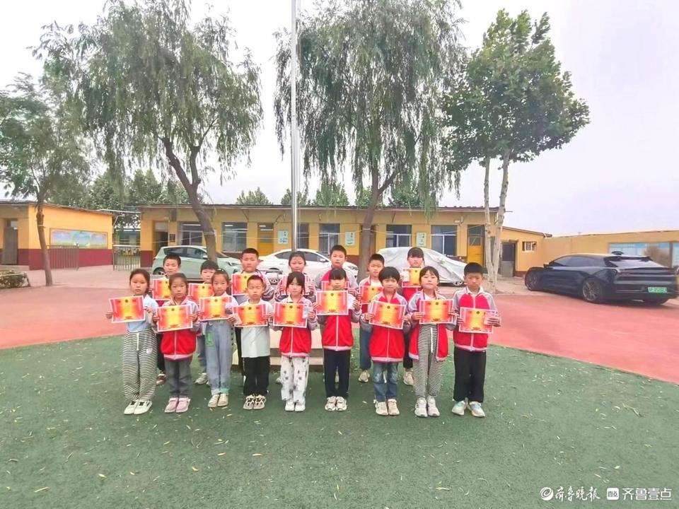 期中表彰树榜样, 逐梦前行再远航—沙镇朱台小学召开期中表彰大会