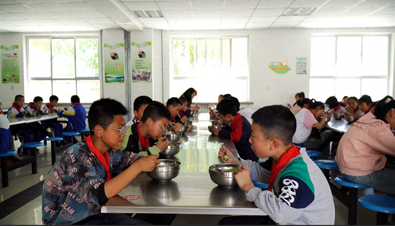 “吃饱吃好” 营养餐惠及崆峒学子