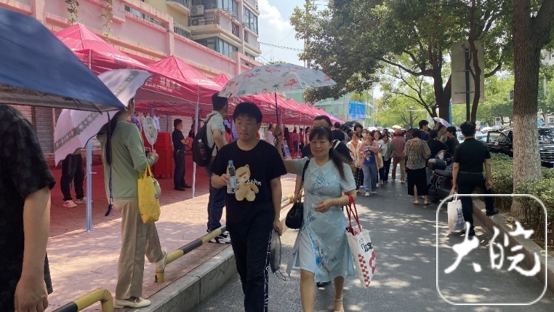 高考第二天物理考试结束，新课标I卷考生：高中三年来最简单的一次