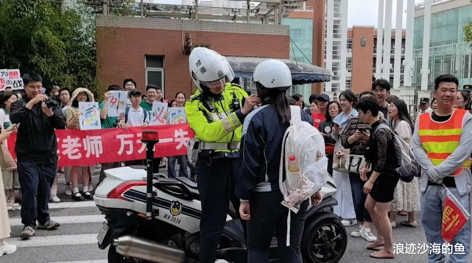 经济下行周期里, 高考逐渐成鸡肋, 卷学历的性价比越来越低